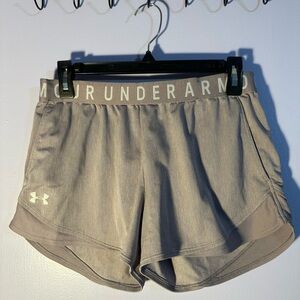 Underarmour shorts - size M